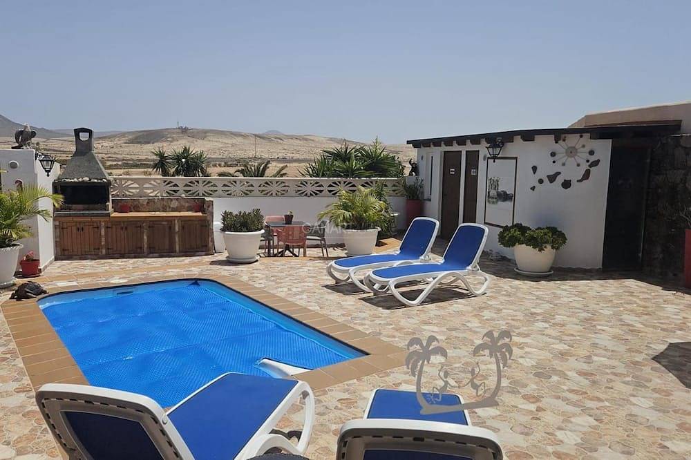 Ganze Wohnung, Exklusives Ferienhaus mit beheiztem Pool in Lajares, Fuerteventura in Lajares, La Oliva