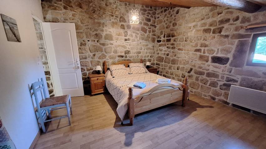 Chambre d’hôte pour 3 personnes, avec jardin dans les Parc national des Cévennes