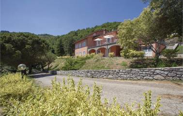 Vacation Rental for 15 Guests in Cortona, Arezzo Province, Picture 1