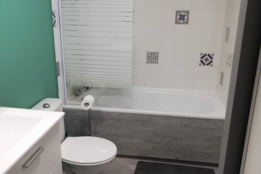 Apartamento entero, Cosy studio with balcony - Unobstructed view over the roofs of Dax in Dax, Region de Dax