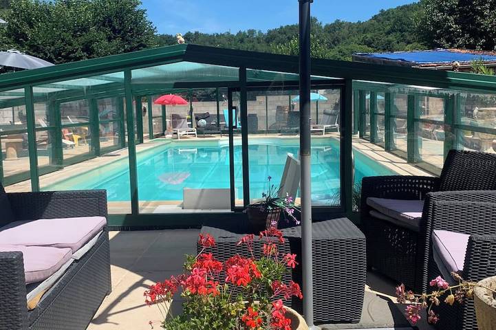Location de vacances pour 8 personnes, avec terrasse à Aubin