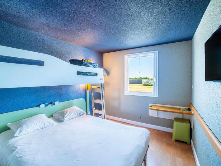 Hôtel pour 3 personnes, avec piscine et terrasse à Mouilleron-le-Captif - 2