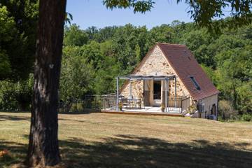 Gîte pour 4 personnes, avec piscine à Gourdon