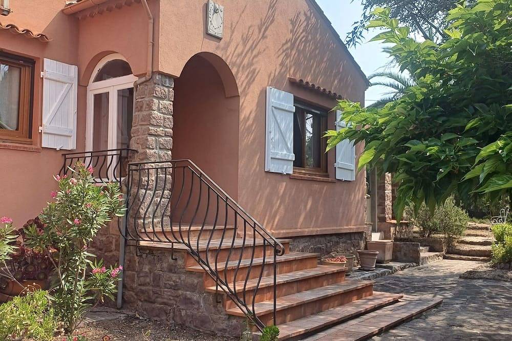 Villa pour 6 Personnes dans Boulouris, Saint-Raphaël