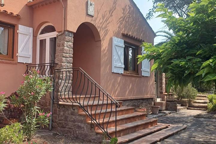 Villa pour 6 personnes, avec jardin dans Boulouris