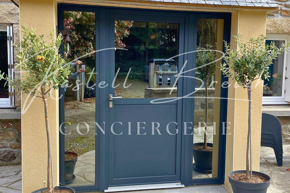 Maïe Bail's house and garden in Ploumagoar, Guingamp Region