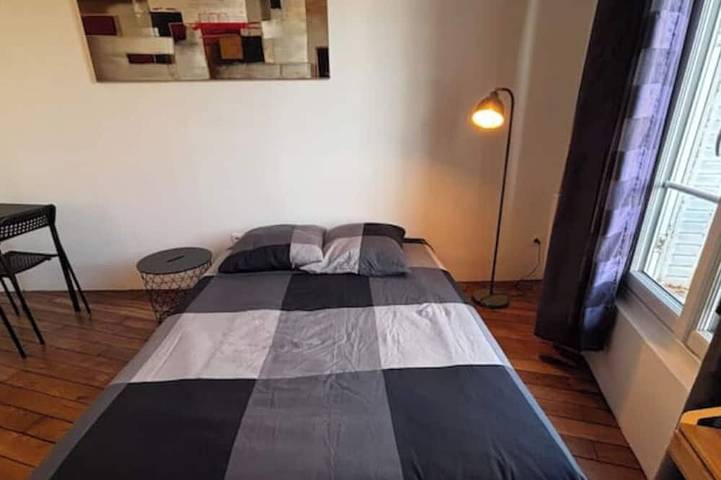 Ganze Wohnung, Cosy 2-room apartment near Paris, La Défense, Versailles, Roland Garros. in Suresnes, Hauts-de-Seine
