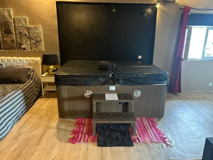 Hotel para 2 personas, con jacuzzi - 1