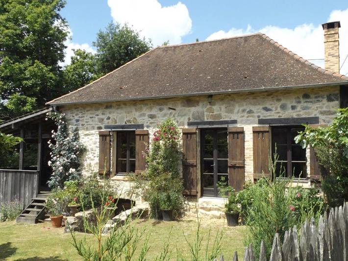 Maison de campagne pour 2 personnes, avec vue et jardin, animaux acceptés à Château-Chervix