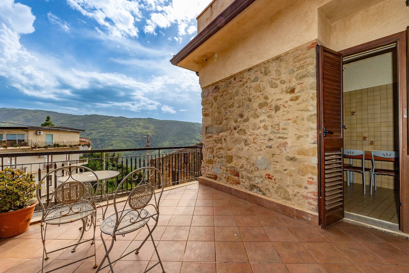 Appartamento vacanze a Ficarra a partire da 60€ a notte