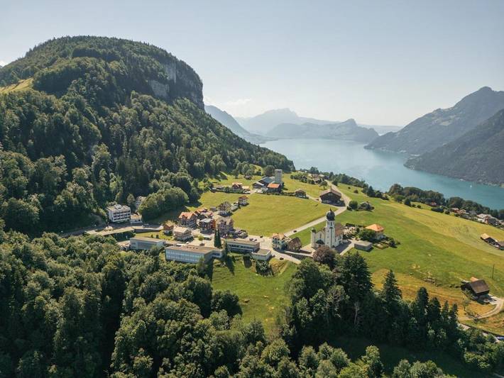 Ferienwohnung für 6 Personen, mit Balkon und Terrasse sowie Ausblick in Seelisberg