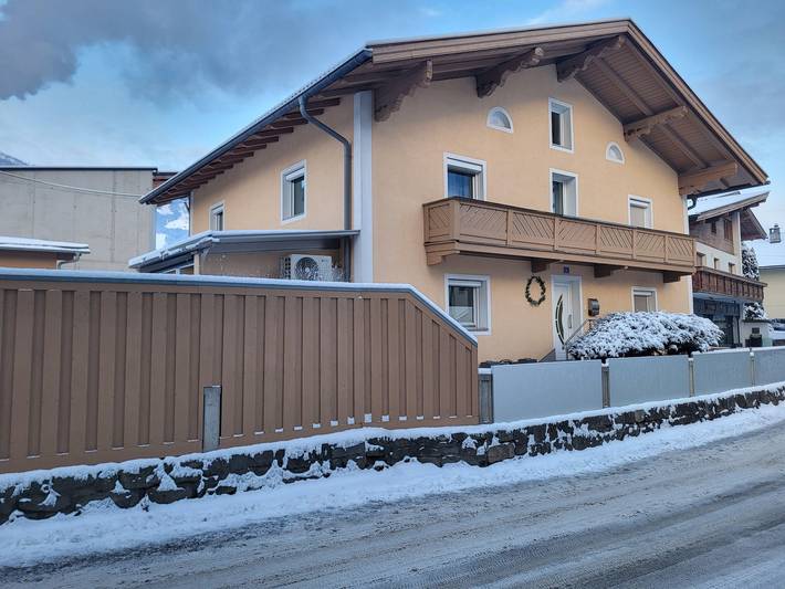 Ferienwohnung für 8 Personen, mit Balkon und Garten in Uderns - 2
