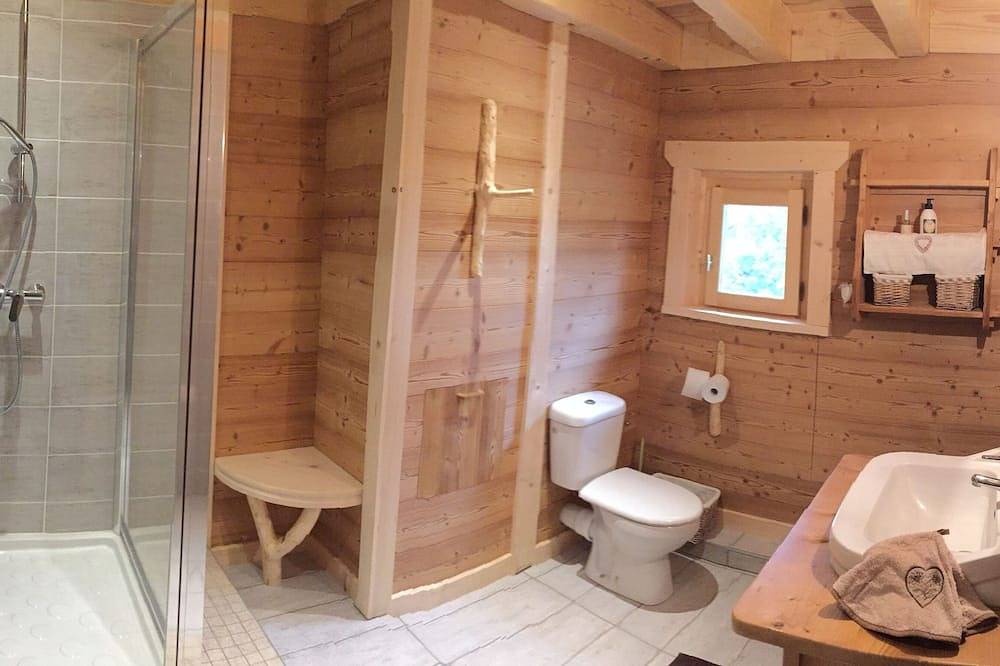 Chalet D’alpage  La Montagn’Air (Classé 3*) Cosy discret &Nature préservée in Lullin, Région de Thonon-les-Bains