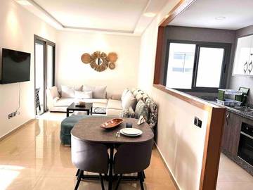 Gîte pour 6 personnes, avec bassin pour enfant et piscine ainsi que jardin et vue dans Sidi Rahal