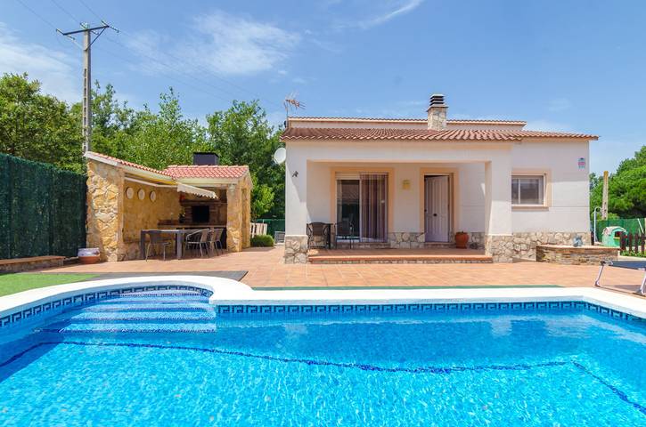 Chalet para 6 personas, con jardín en Selva - 2