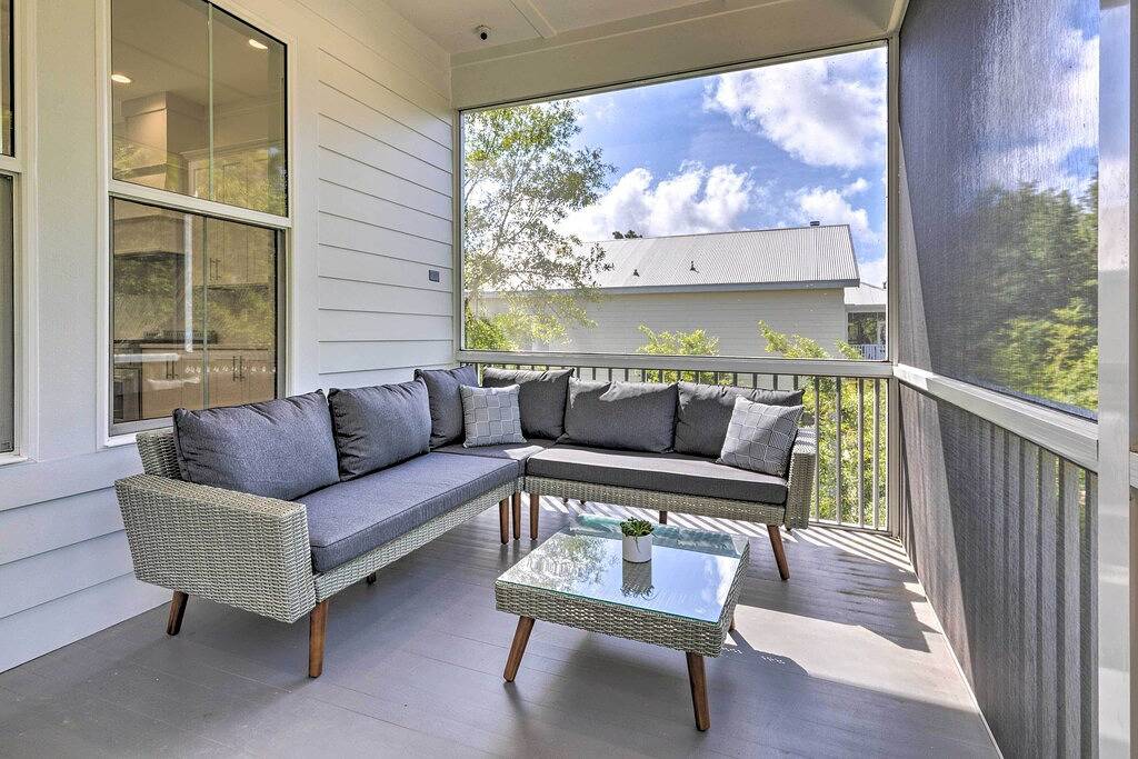 Coastal Waveland House 1/2 Block to Pub Beach in Waveland, Mississippi Gulf Coast