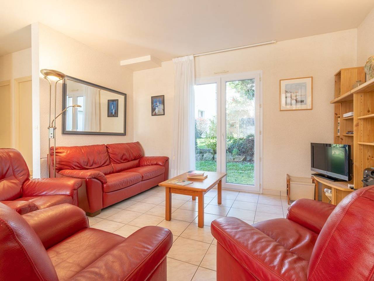Maison spacieuse à Carnac - 8 pers, jardin clos, proche plage, Wifi, garage, petit animal accepté in Carnac, Côte des Mégalithes