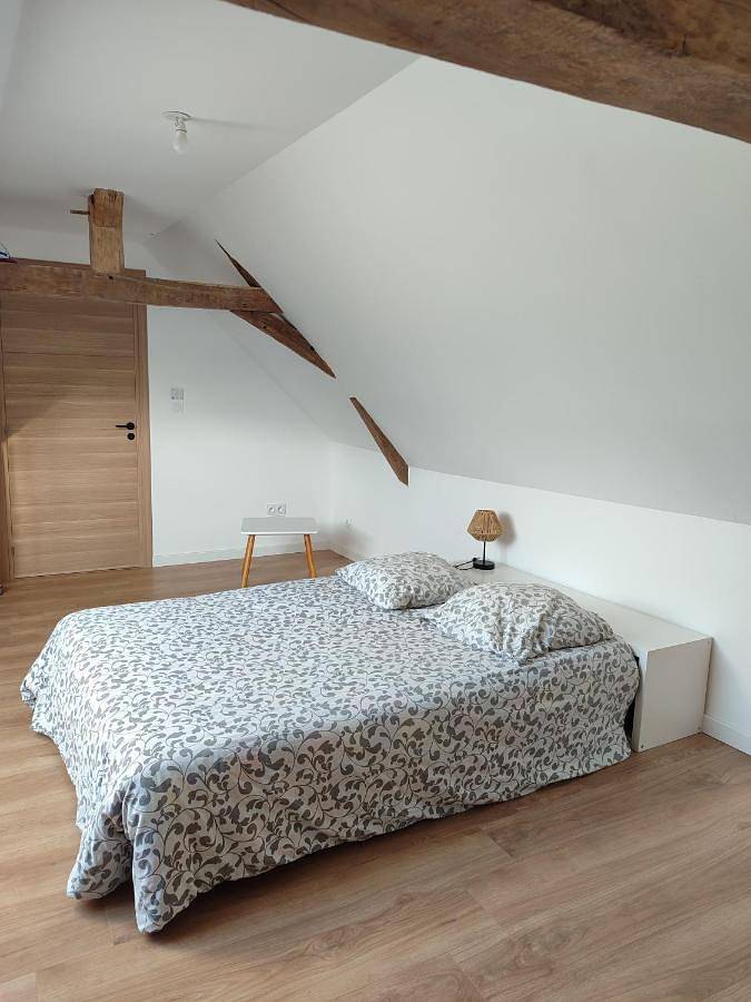 Gîte pour 2 personnes, avec vue et jardin à Mézeray (Sarthe)