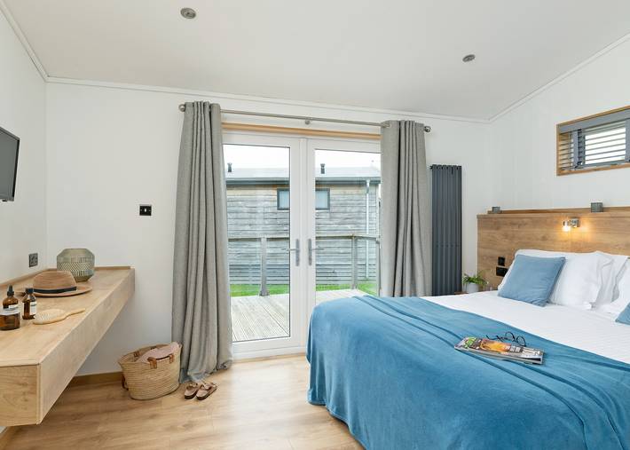 Elite Plus Lodge 3 in Greenham, Berkshire