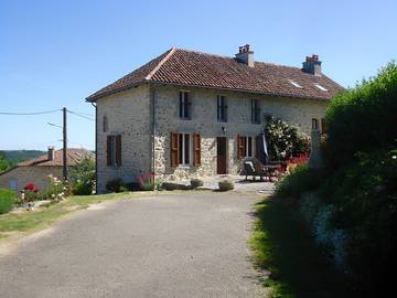 Gîte pour 6 personnes, avec terrasse et jardin, animaux acceptés dans Le Rouget-Pers
