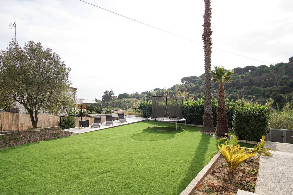 Entire apartment, Sea & Mountain - New refurbished Apartment in Supermaresme, Arenys de Mar
