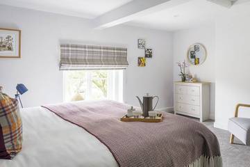 Log Cabin for 4 People in Leeds, West Yorkshire, Photo 2