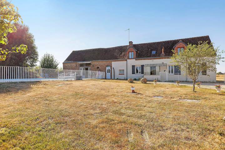 Location de vacances pour 7 personnes, avec Jacuzzi et Jardin dans Centre-Val de Loire