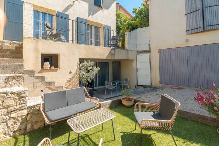 Gîte pour 3 personnes, avec jardin à Puyloubier