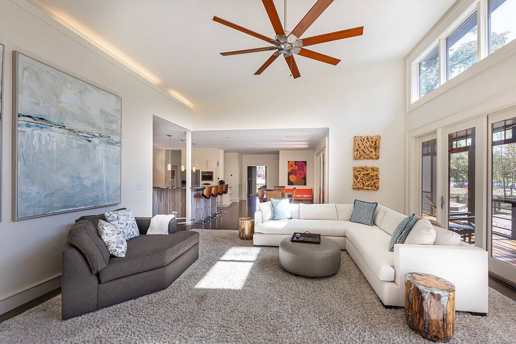 Lakefront Escape w/ Boathouse & Helipad – Your Ultimate Lake Gaston Getaway in Lake Gaston