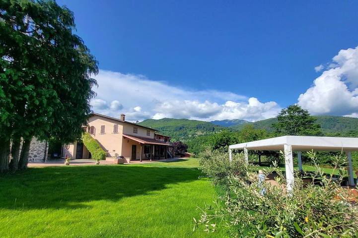 Perfekt für Gruppen! Dachte Außenküche, privater Pool, begehbare Restaurant in Camporgiano, Garfagnana