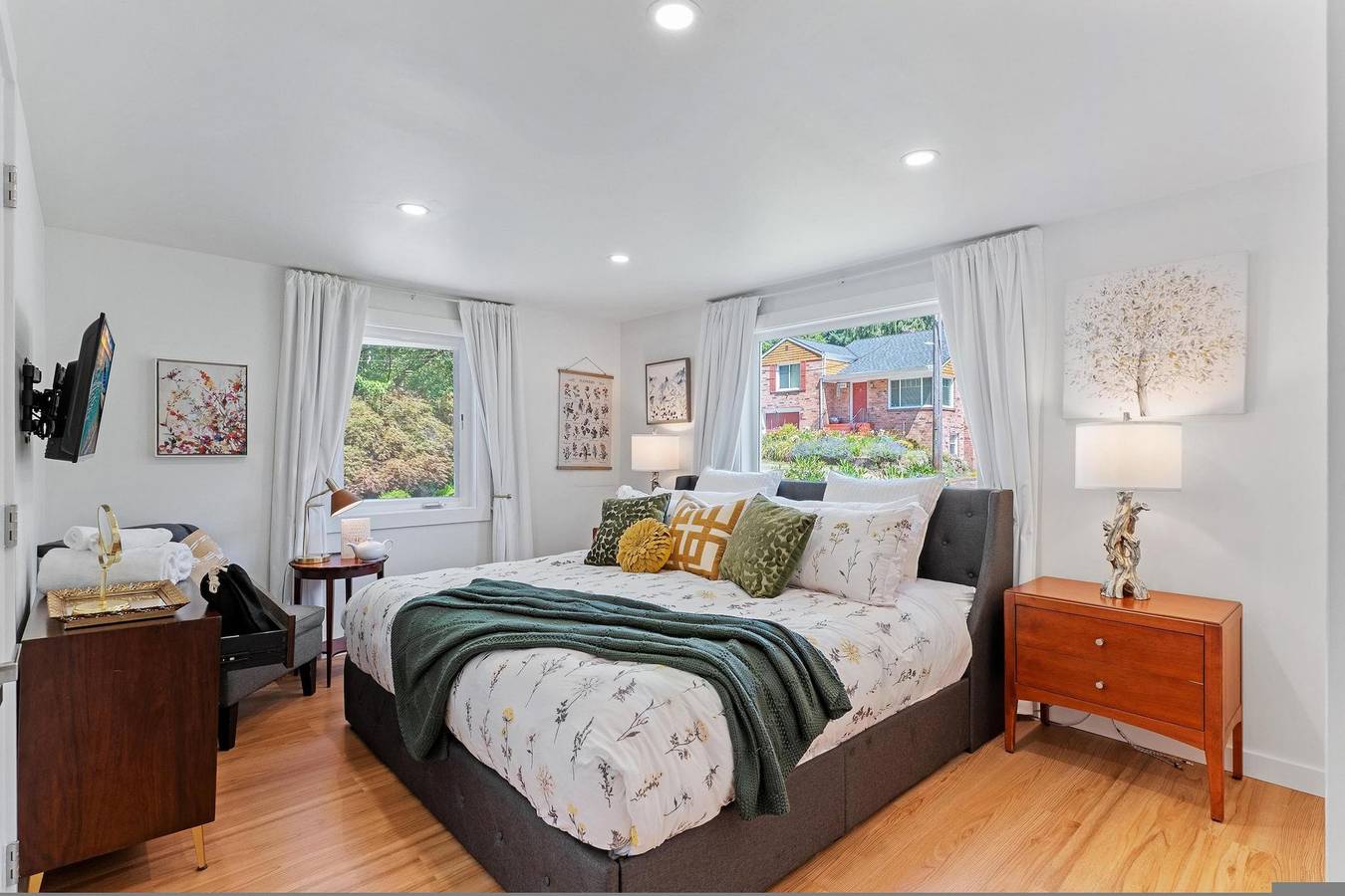 Creekside 2Br w/ yoga platform & Firepit/Bbq/Deck in Seattle, Lake Washington