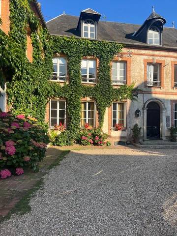 Maison d’hôte pour 2 personnes, avec jardin ainsi que vue et piscine dans l' Eure