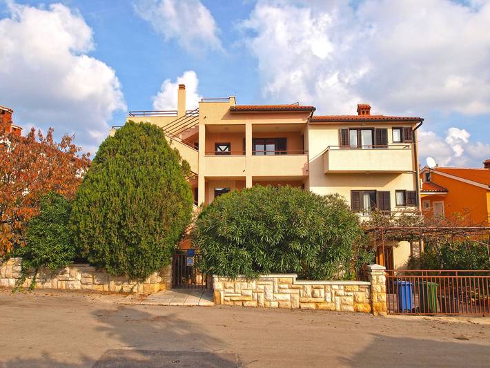 Apartamento entero, Apartamento de vacaciones para 4 personas con terraza in Banjole, Costa sur de Istria