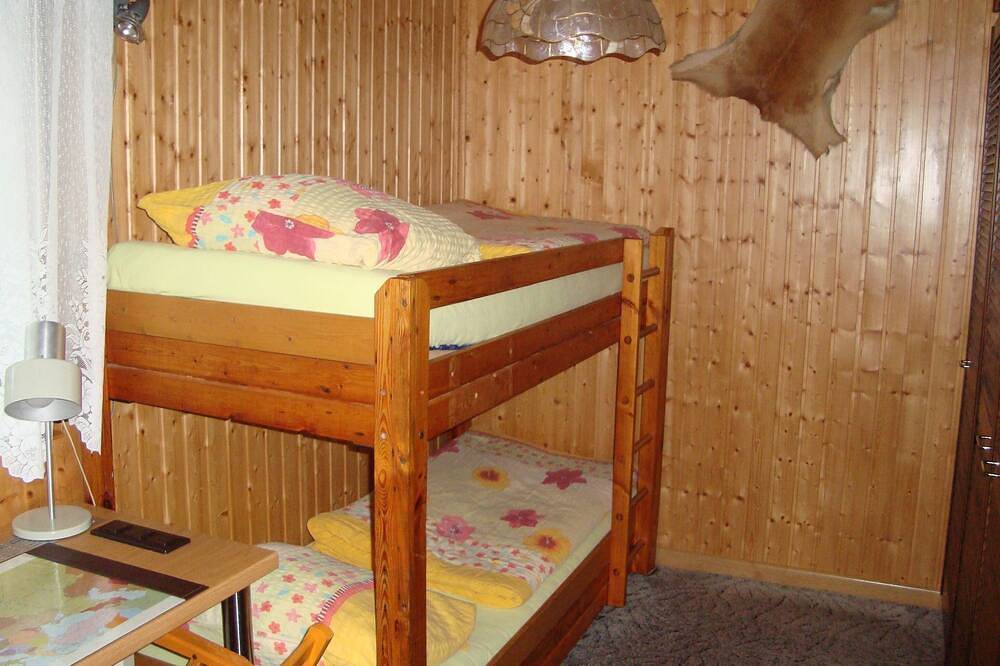 Ferienhaus mit Klimaanlage und 25 qm Wintergarten in Nassenheide, Löwenberger Land