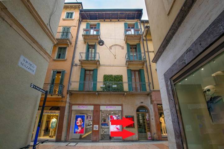 Ferienwohnung für 5 Personen, mit Balkon und Terrasse sowie Ausblick in Verona - 2