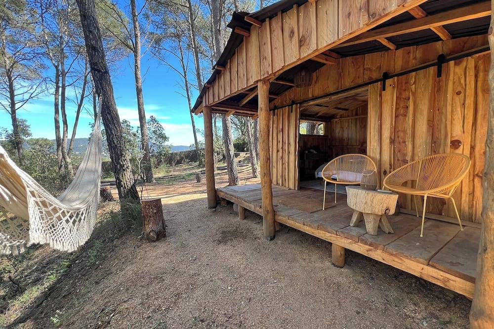 Stylish cabin in the woods, close to city and beach in Dosrius, Costa del Maresme