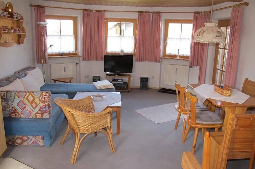 Ganze Wohnung, 55qm große Ferienwohnung auf zwei Ebenen mit Sonnengarten für 2 bis 4 Personen in Haidmühle, Ostbayern