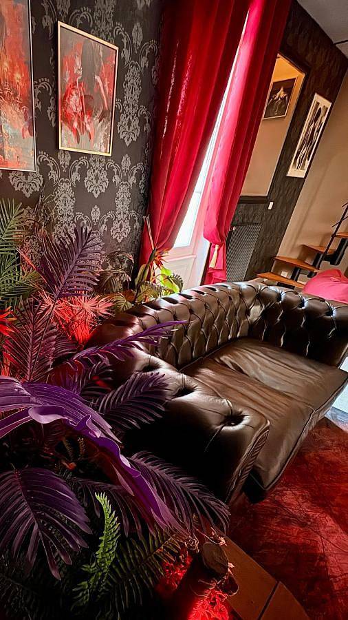Appartement entier, Love and Côte Love room avec jacuzzi et sauna privé in Douvres-la-Délivrande, Région de Caen