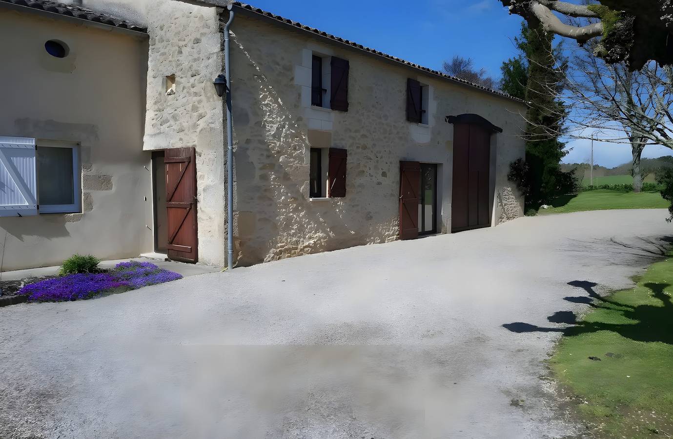 Chambres d’hôtes « La Maison de Piquereau » avec piscine partagée, Wi-Fi et climatisation in Sauveterre-de-Guyenne, Région de Langon
