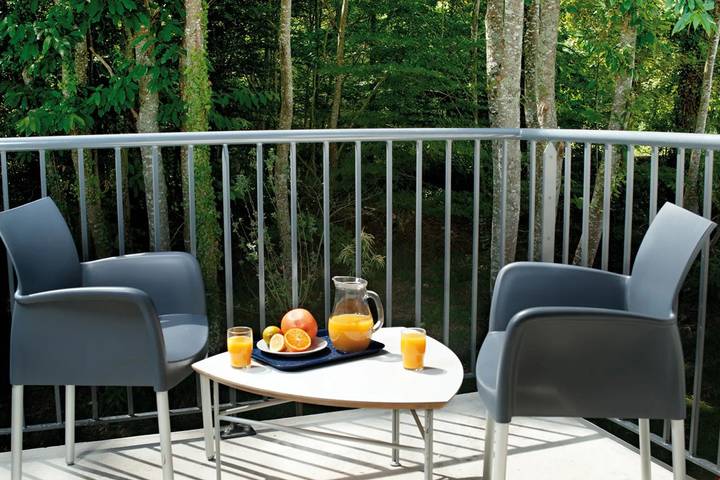 Appartement entier, Appartement de vacances pour 4 personnes avec piscine in Quéven, Côte des Mégalithes