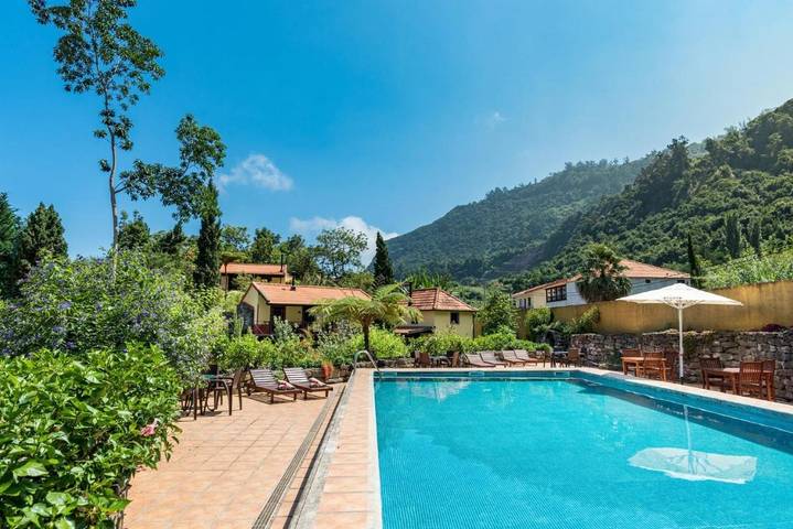 Vakantiepark voor 3 personen, with Balkon and Terras as well as Tuin and Zwembad op Madeira