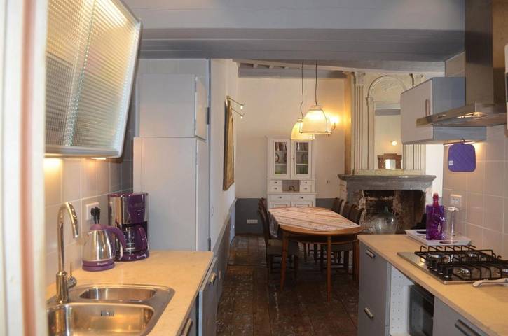 Gîte pour 7 personnes, avec vue ainsi que piscine et jardin, adapté aux familles à Sérignac - 4