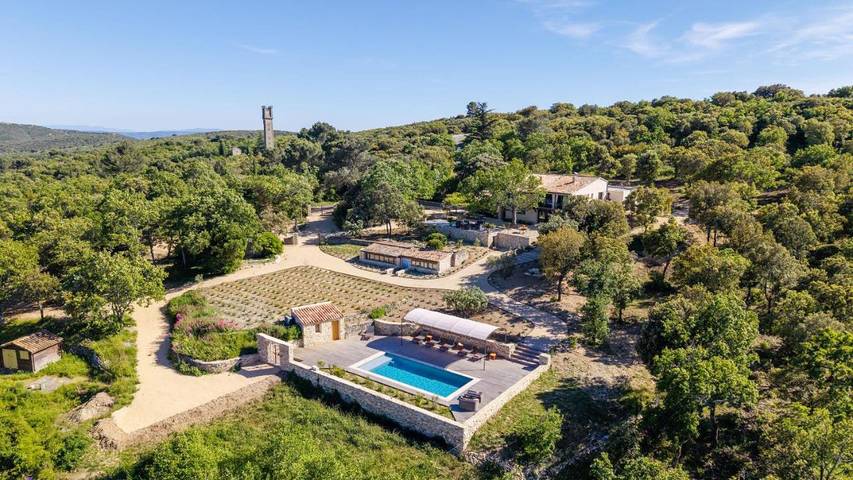 Chambre d’hôte pour 2 personnes, avec jardin ainsi que piscine et vue à Bonnieux