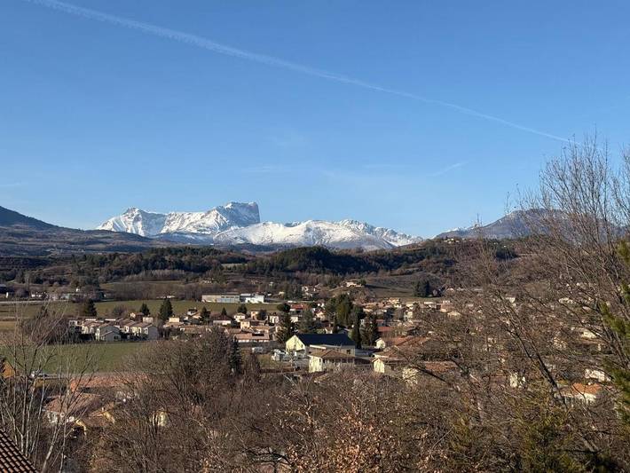Location de vacances pour 4 personnes, avec jardin ainsi que terrasse et vue, animaux acceptés à Tallard - 2