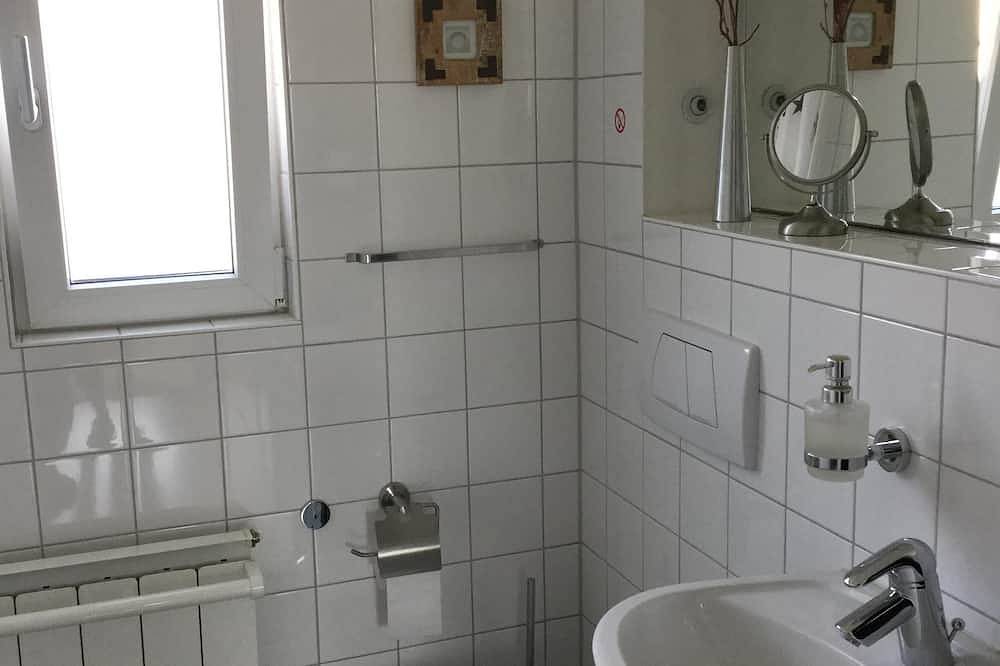 Apartamento entero, Nuevo: apartamento de 2 habitaciones amueblado con gusto cerca del centro in Bad Nauheim, Wetterau