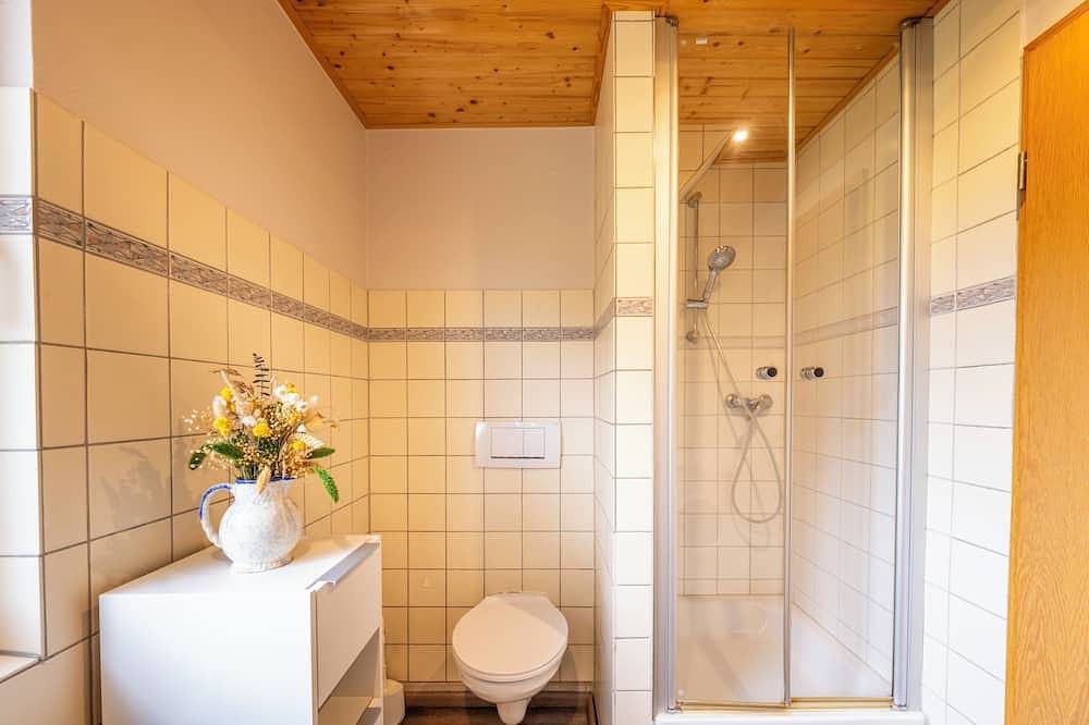 Ganze Wohnung, Helle, gemütliche Ferienwohnung für bis zu 6 Personen auf dem Bauernhof in Hambühren, Lüneburger Heide