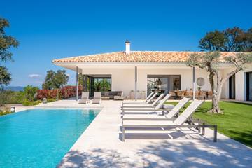 Location de vacances pour 10 personnes, avec jardin et terrasse à La Garde-Freinet