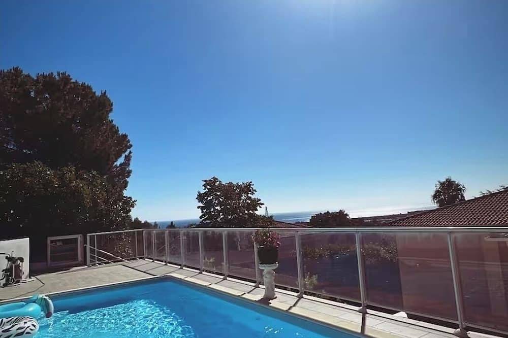 House with pool and sea view in Furiani, Cap Corse