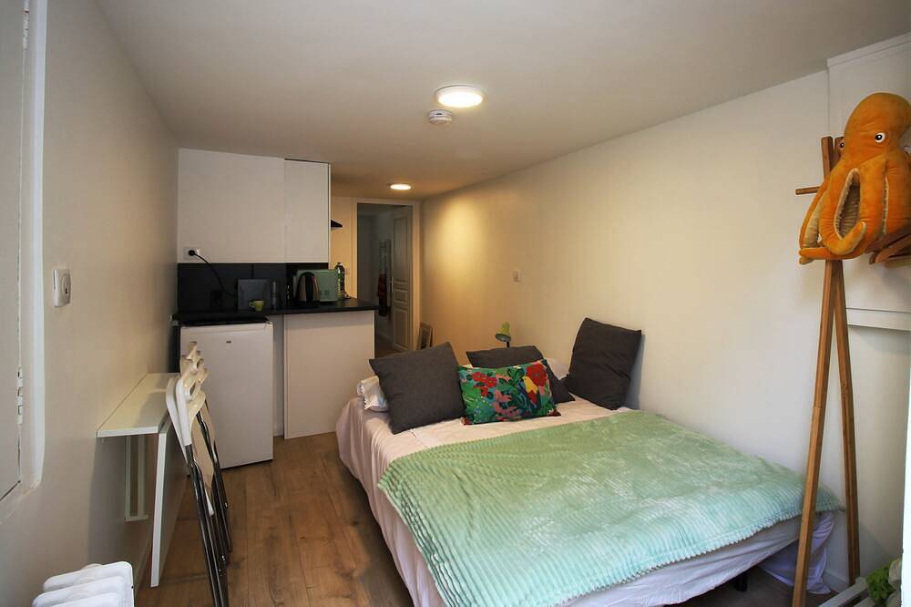 Entire apartment, Cosy new studio 2 min Rerb in Aulnay-sous-Bois, Seine-Saint-Denis