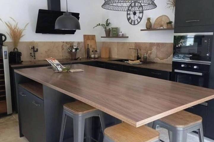 Location de vacances pour 8 personnes, animaux acceptés à Faucon